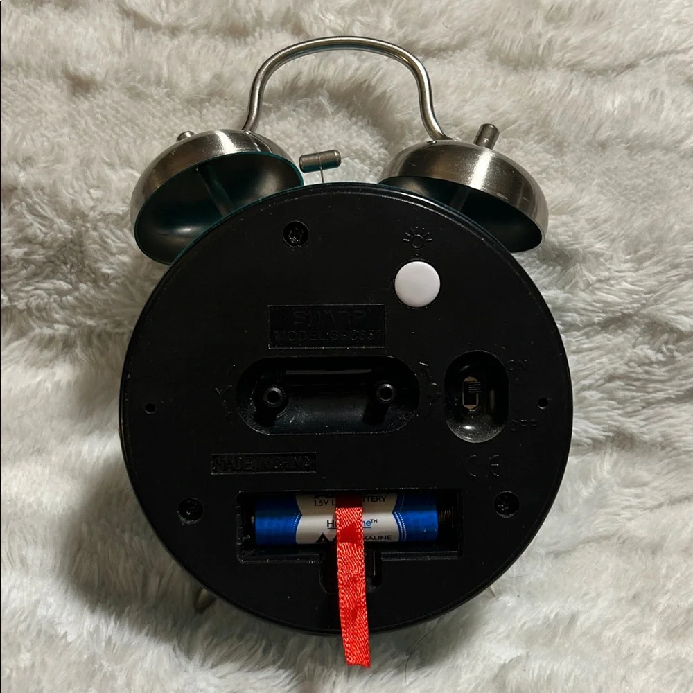Sharp Twin Bell Quartz Analog Alarm Clock, model SPC851